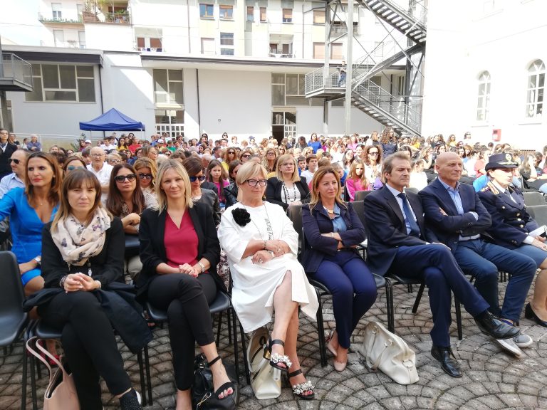 VIDEO / Oltre mille studenti in meno in Irpinia, l’assessore regionale: “Aiuteremo donne e famiglie”