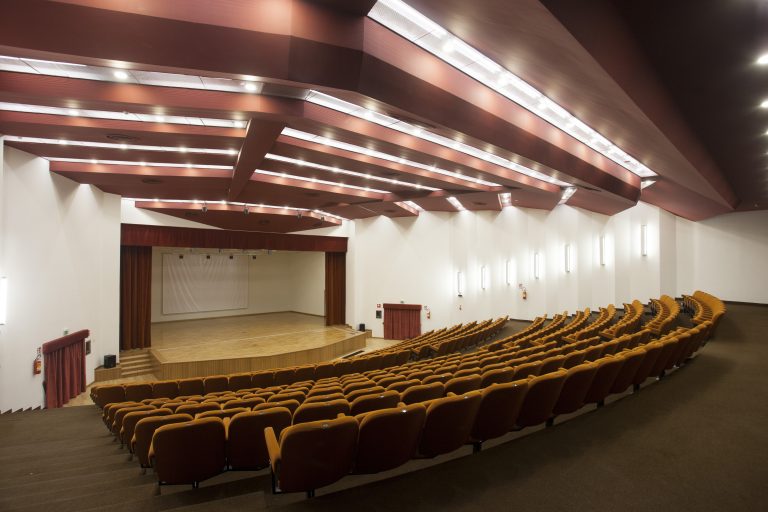 Tre concerti in tre giorni al Conservatorio di Avellino. Si parte con “Un viaggio nella canzone napoletana” e Pino Daniele