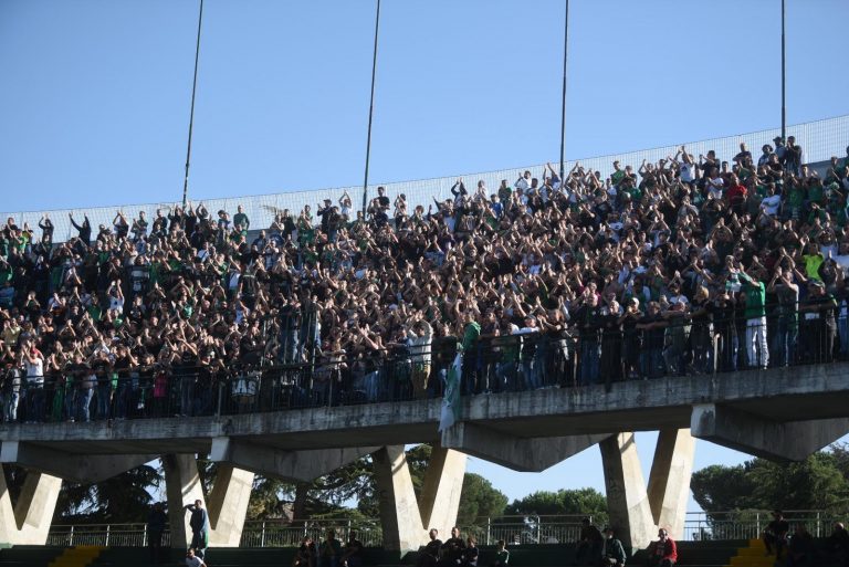 Caos Avellino, la Curva Sud annuncia lo sciopero del tifo