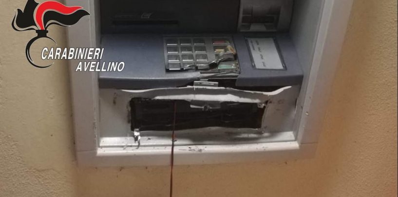 Salta il bancomat e anche il colpo: ladri in fuga a Savignano Irpino