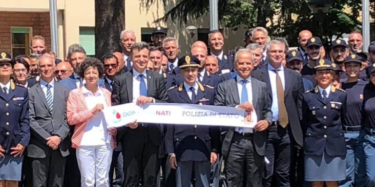 Polizia di Stato, l’associazione “Donatorinati” regala un ecografo per accessi venosi al “Moscati” di Avellino