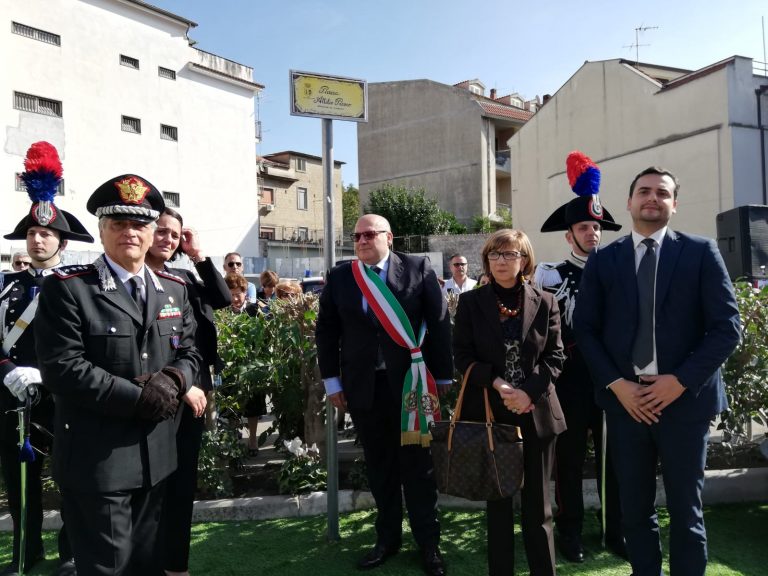 VIDEO-FOTO/ Una piazza per ricordare, un premio per onorare. Lauro è vicina ai carabinieri ed alle forze dell’ordine