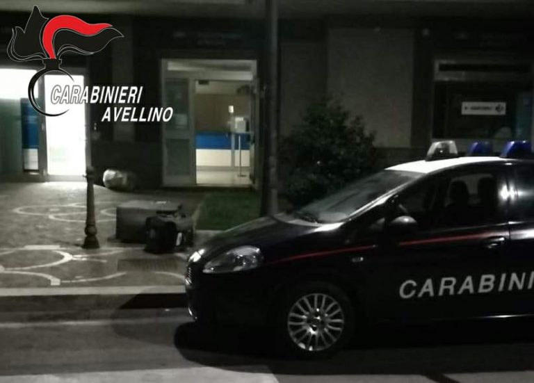 Montoro, colpo fallito in banca e inseguimento in autostrada all’alba