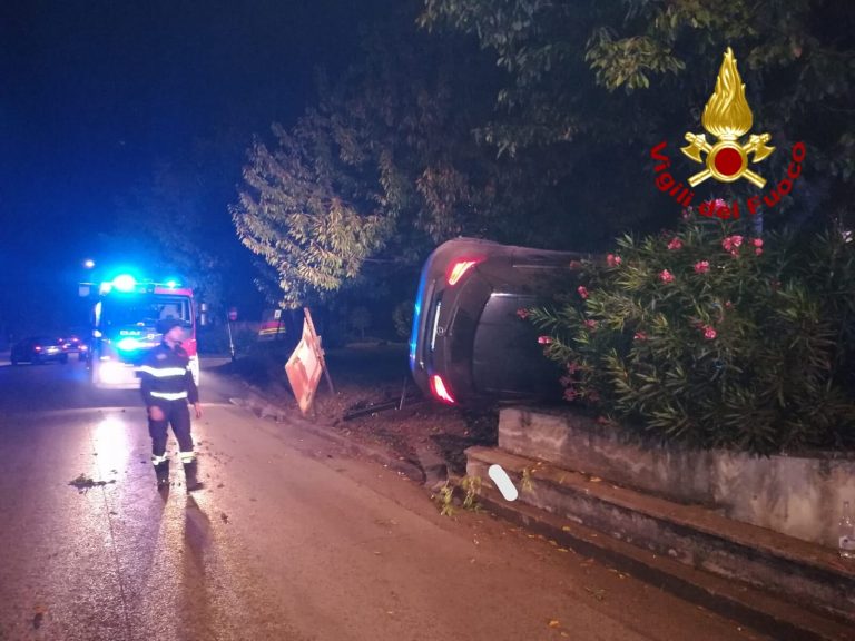 Incidente a Serino, un’auto si ribalta: tanta paura, illesi i conducenti. Paura anche a Solofra