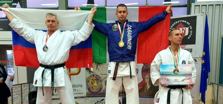 Karate: il maestro Davide Pinto, appuntato dei Carabinieri in servizio a Grottaminarda, è campione del mondo