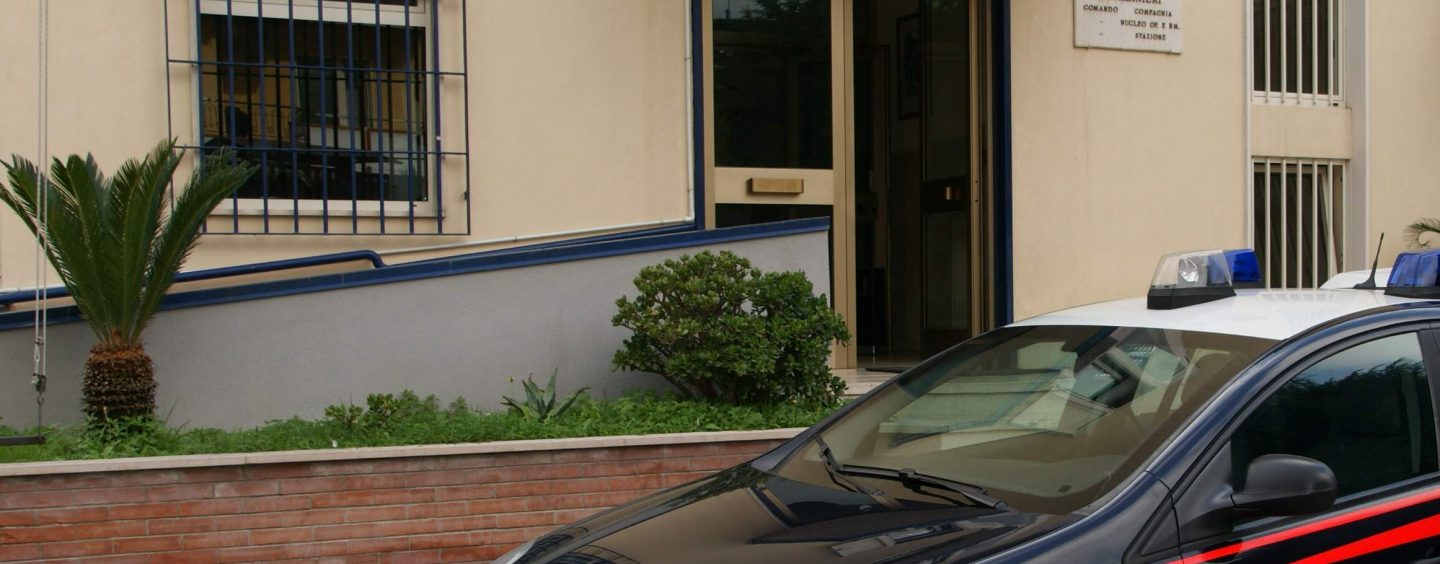 Sperone, evade dai domiciliari e va a picchiare i familiari: carabinieri arrestano un 48enne