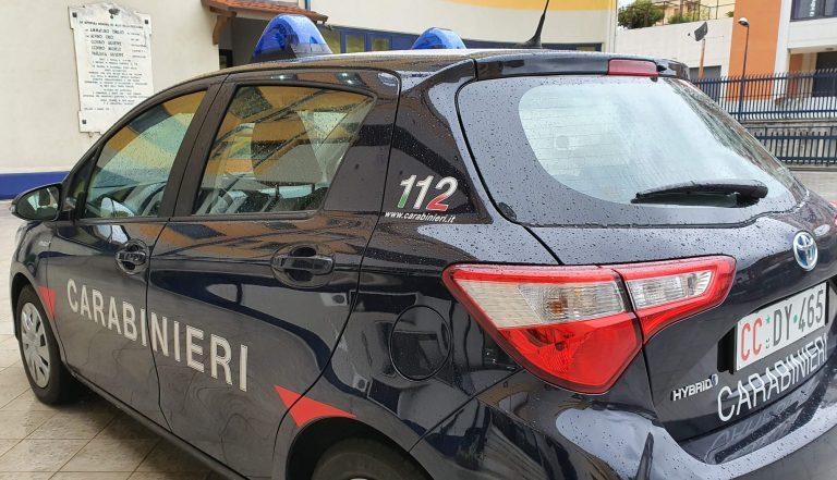 Grottaminarda, torinese mette in vendita arredo per negozio “fantasma”: ora è nei guai