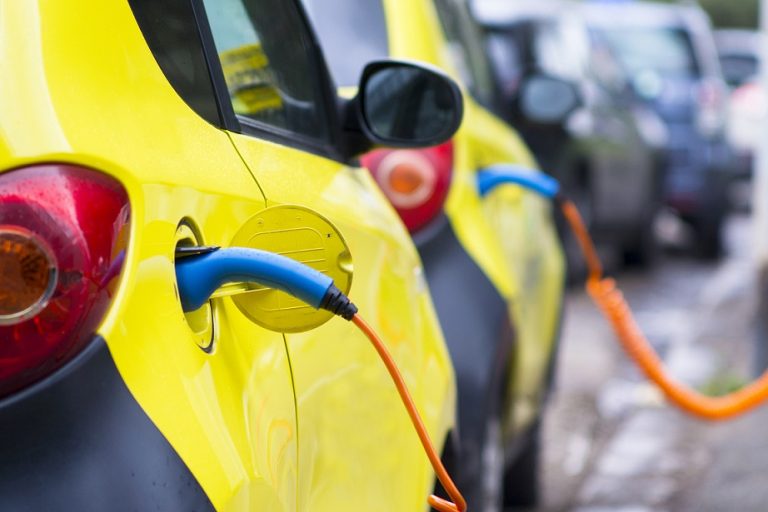 In Campania solo lo 0,13% delle auto è elettrico. E Avellino è maglia nera