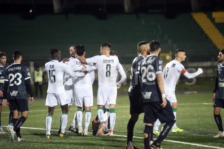 Avellino, fuori gli stipendi: il derby si prepara anche così