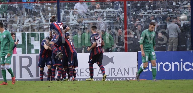 Avellino in caduta libera: il derby è della Casertana