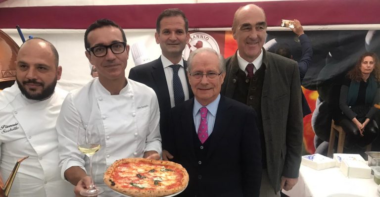Merano wine festival: falanghina protagonista insieme alla pizza di Gino Sorbillo