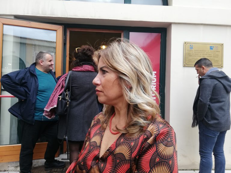 “Oggi le donne hanno il coraggio di denunciare, continuiamo così”: parla Famoso, Casa sulla Roccia