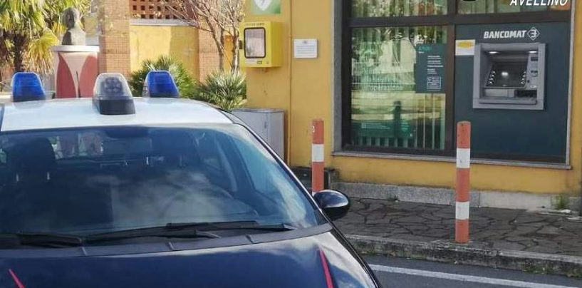 Conza, fallisce colpo con auto ariete alla Bper: indagini in corso