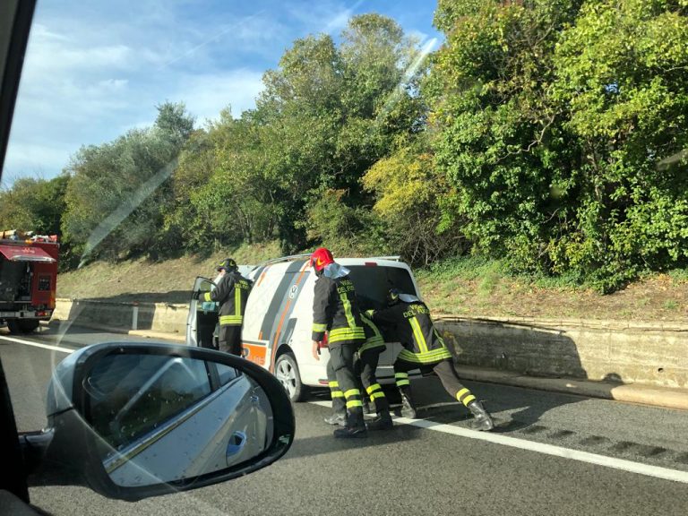 Grottaminarda, incidente in autostrada: un uomo in ospedale
