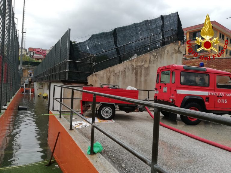 Maltempo, giornata difficile: in soccorso dei vigili del fuoco irpini quelli della Puglia