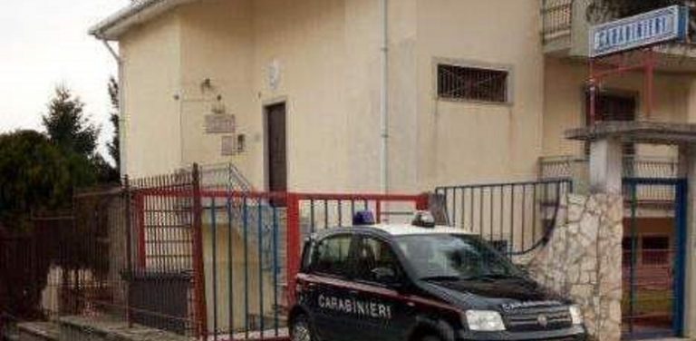 Installano abusivamente un ripetitore wi-fi: in tre nei guai
