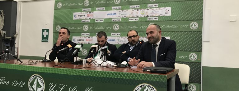 Cambio proprietà U.S. Avellino, calciomercato bloccato