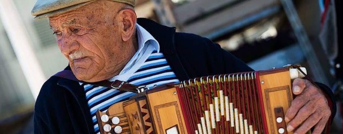 “E’ andato a suonare la fisarmonica altrove”, Cairano in lutto per la scomparsa di Zi’ Carminuccio