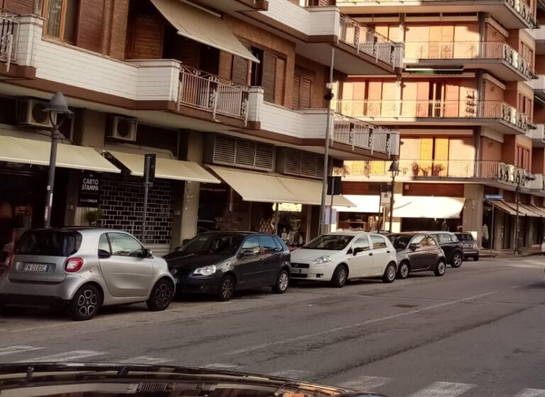 Movida, dopo la sperimentazione confermata l’area pedonale a via Scandone
