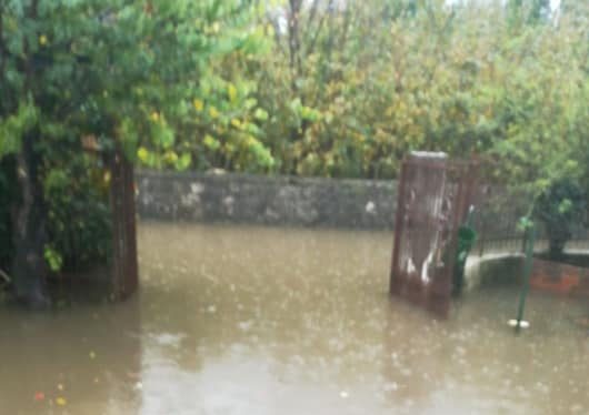 Maltempo, è di nuovo allarme: a Cervinara esonda il fiume, allagata Celzi di Forino