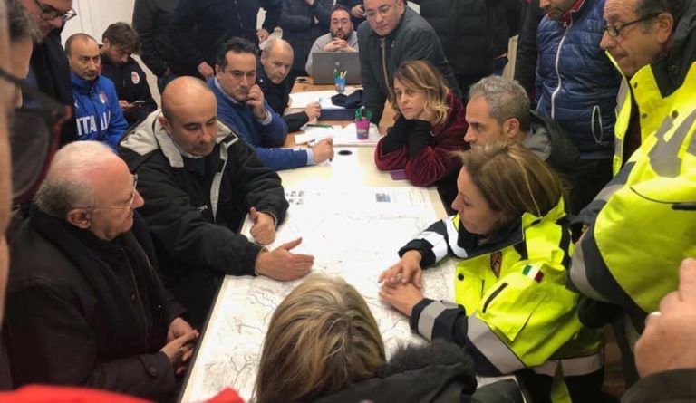 Maltempo, in Irpinia si contano i danni. 300 sfollati a San Martino Valle Caudina: arriva De Luca