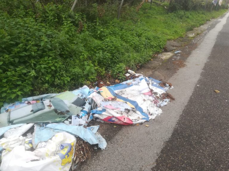 Video / Scarico abusivo di rifiuti nei pressi dell’ex ospedale Maffucci