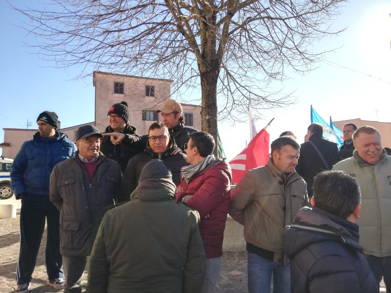 Novolegno, monta la rabbia dei lavoratori: “Andremo a protestare in Friuli a casa di Fantoni”