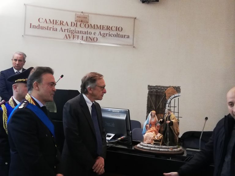 “Lei per noi è un eroe”: il premio dei vigili urbani al Procuratore Cantelmo