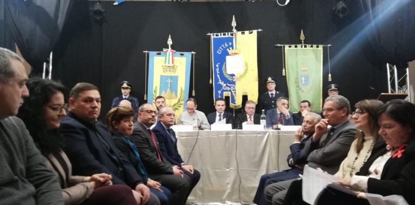 FOTO / Solofra, Montoro e Serino insieme per un’unica battaglia: “Giù le mani dall’ospedale Landolfi”