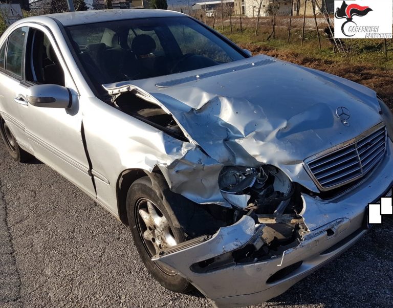 Drogato e ubriaco alla guida provoca un incidente: giovane di Cervinara nei guai