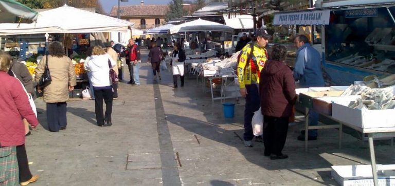 Video / Chi non salda la Tosap escluso dal mercato, intanto gli ambulanti organizzano uno sciopero per il 14 Gennaio