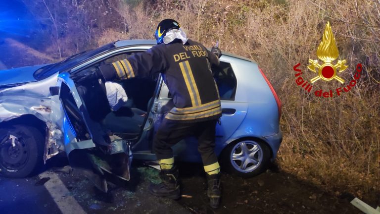 Incidente nella notte sull’Ofantina, 4 feriti trasportati all’ospedale di Sant’Angelo dei Lombardi