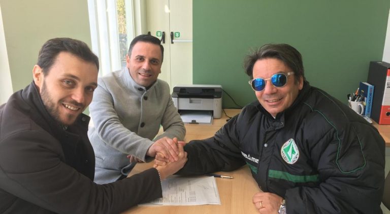 Avellino, ufficiale il rinnovo di Capuano: i dettagli