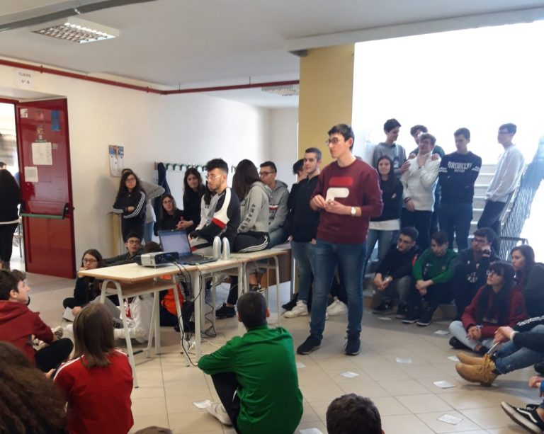 Giornata della Memoria: gli allievi del “De Caprariis” di Altavilla adottano le pietre d’inciampo