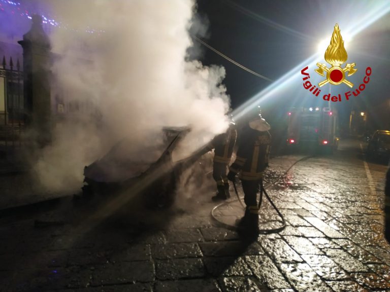 Incendi di inizio anno, 14 interventi dei vigili del fuoco di Avellino
