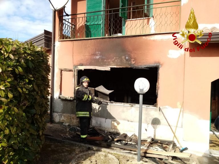 Lioni, incendio in un’abitazione: ustioni per un 80enne