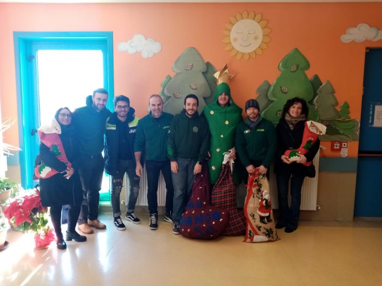 Video / Il Pino Irpino al Moscati per donare un sorriso ai bambini di pediatria