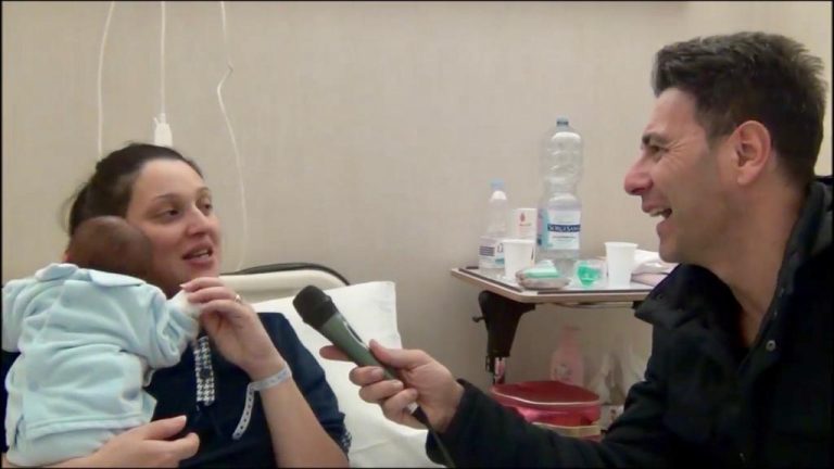 VIDEO / “Doveva nascere il 6 gennaio, ci ha fatto un bel regalo”: parla Giovanna, mamma del primo nato