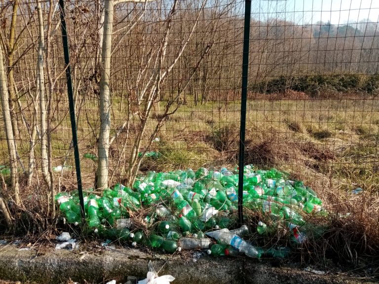 Video / Piazzole e verde si, ma per rifiuti. Scoperte discariche abusive lungo la S.S. Variante 7 Bis
