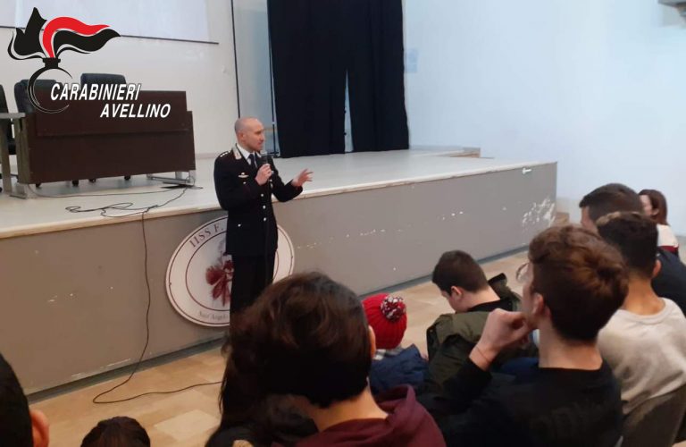 Cultura della Legalità, i carabinieri incontrano gli alunni del “De Sanctis” di Sant’Angelo dei Lombardi