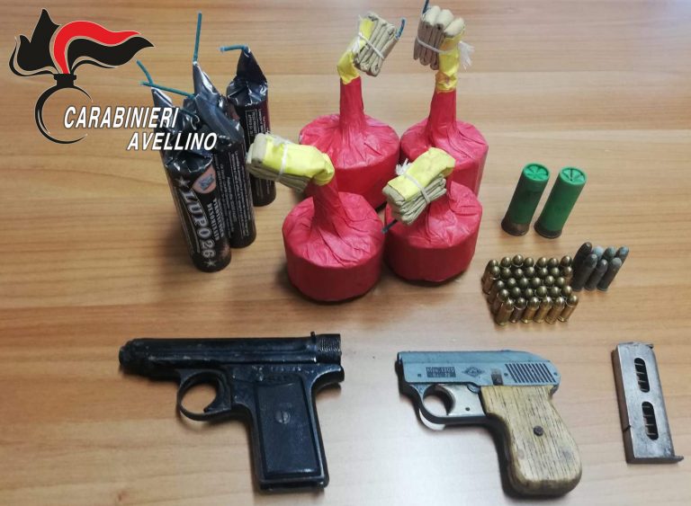Bagnoli Irpino: pistole e munizioni nascoste in casa, carabinieri arrestano padre e figlio