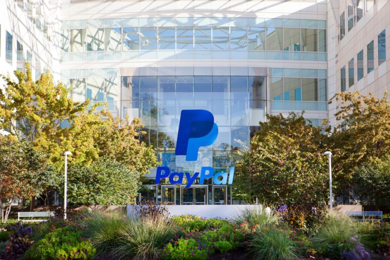 Come investire in azioni PayPal senza “farsi male”