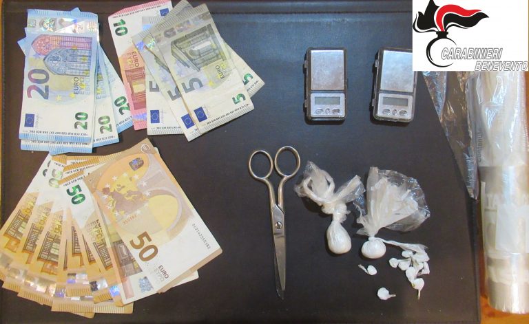 Spacciava cocaina in centro: pusher in manette a Benevento