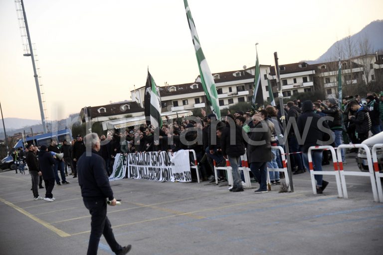 Avellino, è tornato il sereno. La Curva Sud: “Tutti uniti come un branco”