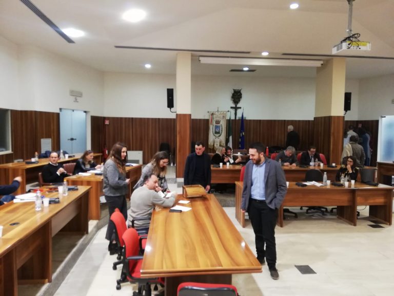 Il caso Urciuoli tiene in ostaggio il consiglio per ore, nasce Commissione su Opere Pubbliche ma senza la minoranza