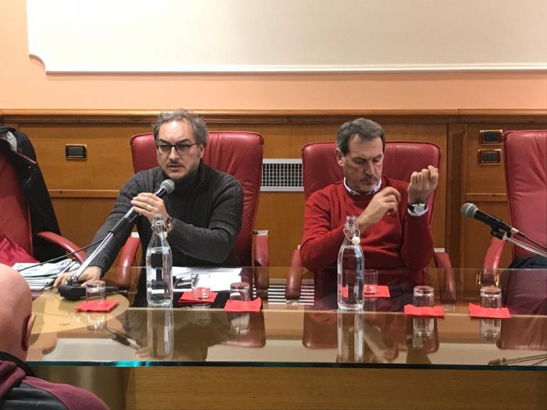 Dramma Isochimica, i sindacati chiamano il Governo e suonano la sveglia alla città