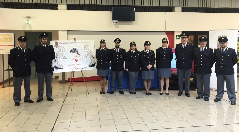 VIDEO/ San Valentino, Polizia in campo contro la violenza sulle donne: “Questo non è amore”
