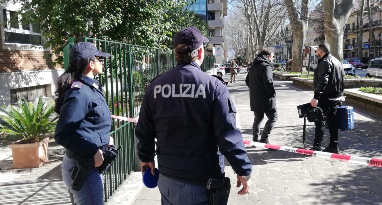 VIDEO-FOTO/ Paura a Viale Italia: esploso piccolo ordigno rudimentale