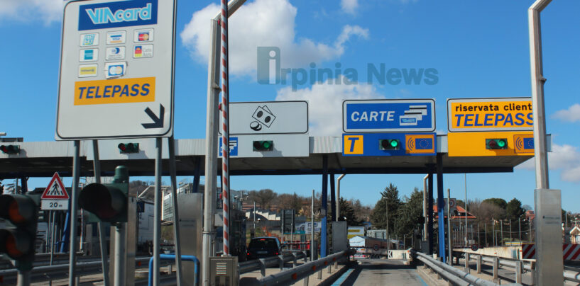 Tentata rapina sull’A16 tra Candela e Cerignola: incendiate due auto per bloccare un mezzo