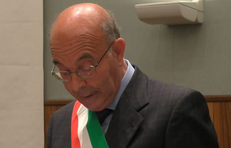 Grottaminarda, il sindaco Cobino replica alle polemiche: “Chiesto solo il rispetto delle norme”